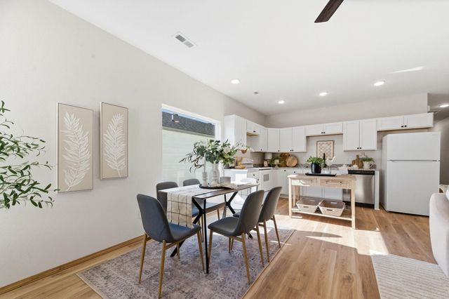 1725 N Main St, Rose Hill, KS 67133