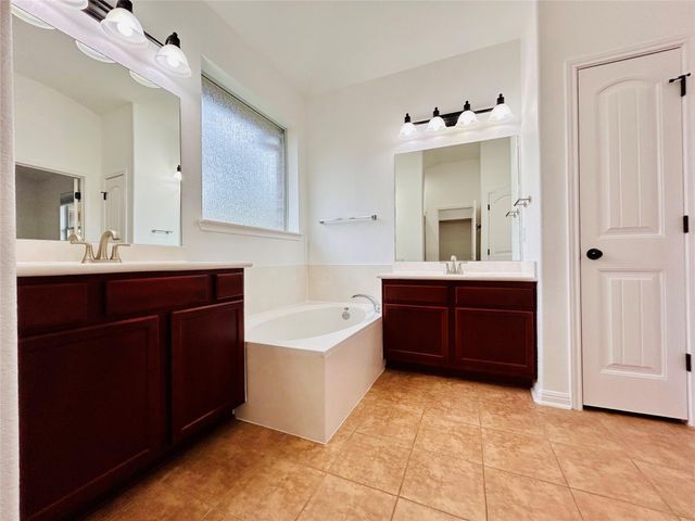 240 Fort Mabry LOOP, Georgetown, TX 78628