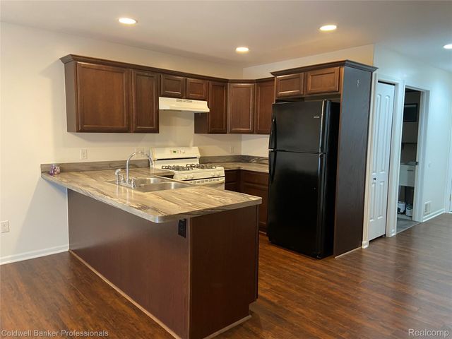 5284 Brookshire Drive, Almont Village, MI 48003