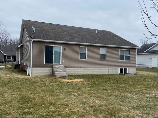 5284 Brookshire Drive, Almont Village, MI 48003