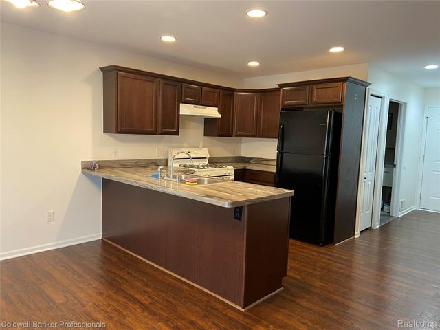 5284 Brookshire Drive, Almont Village, MI 48003