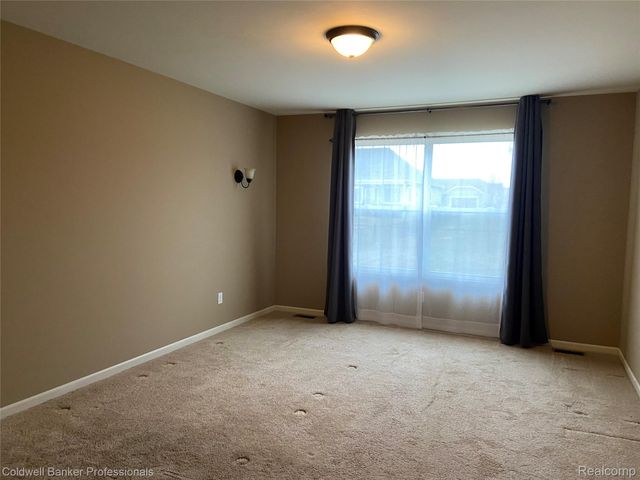 5284 Brookshire Drive, Almont Village, MI 48003