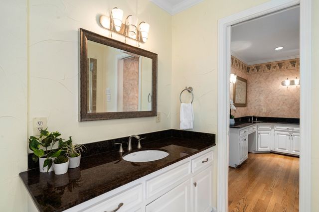 6950 Mossvine Drive, Dallas, TX 75254