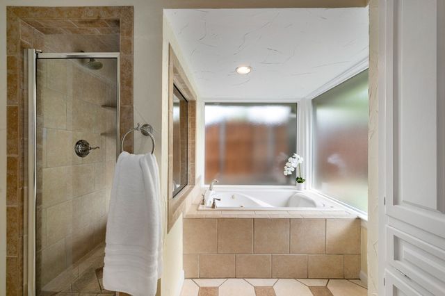 6950 Mossvine Drive, Dallas, TX 75254