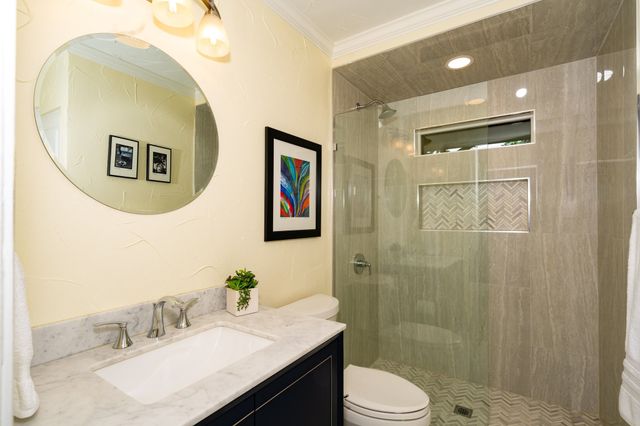 6950 Mossvine Drive, Dallas, TX 75254