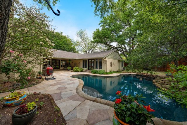 6950 Mossvine Drive, Dallas, TX 75254