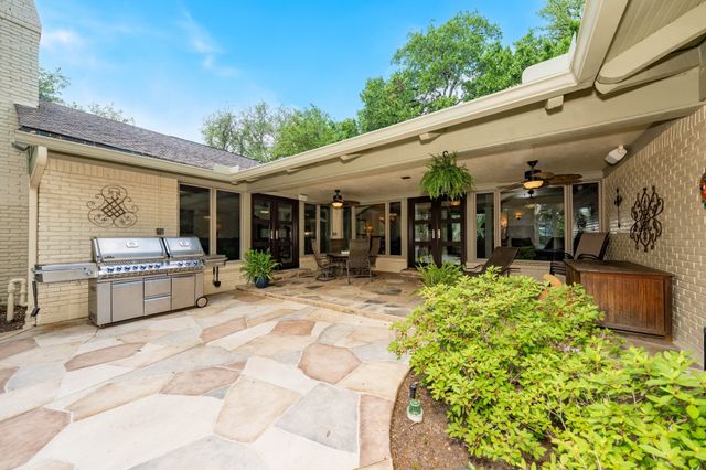 6950 Mossvine Drive, Dallas, TX 75254