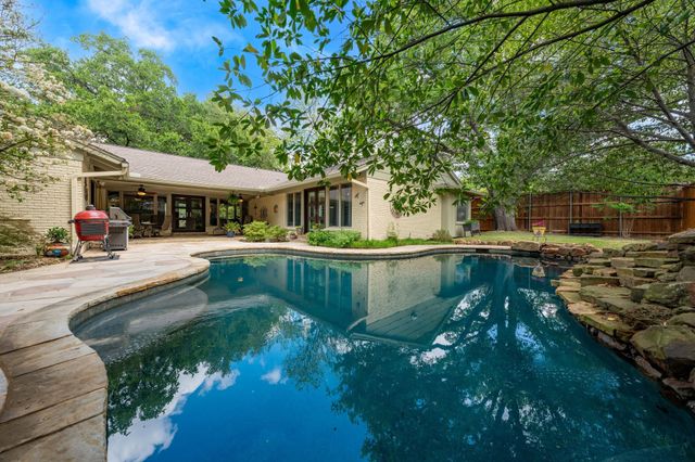 6950 Mossvine Drive, Dallas, TX 75254