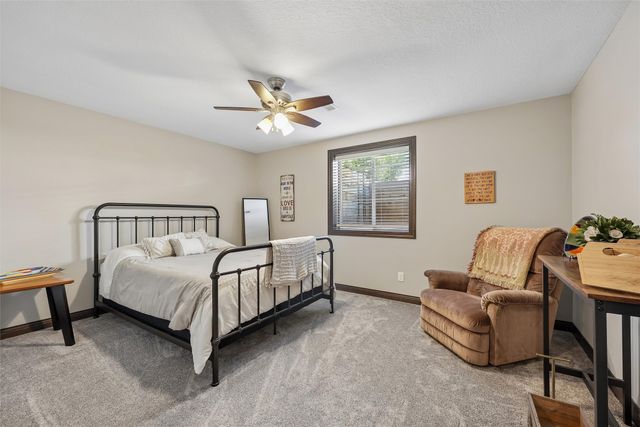 313 Summit Circle NW, Bondurant, IA 50035