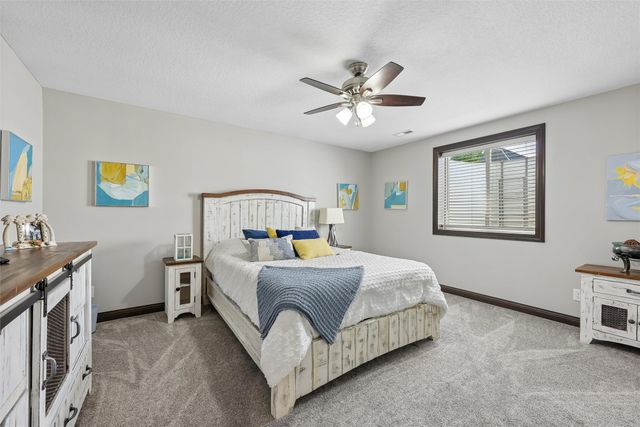 313 Summit Circle NW, Bondurant, IA 50035