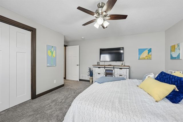 313 Summit Circle NW, Bondurant, IA 50035