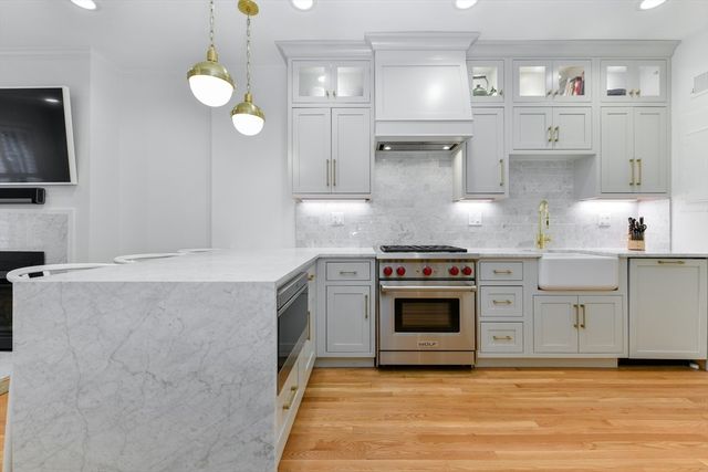 9 Fayette St 1, Boston, MA 02116