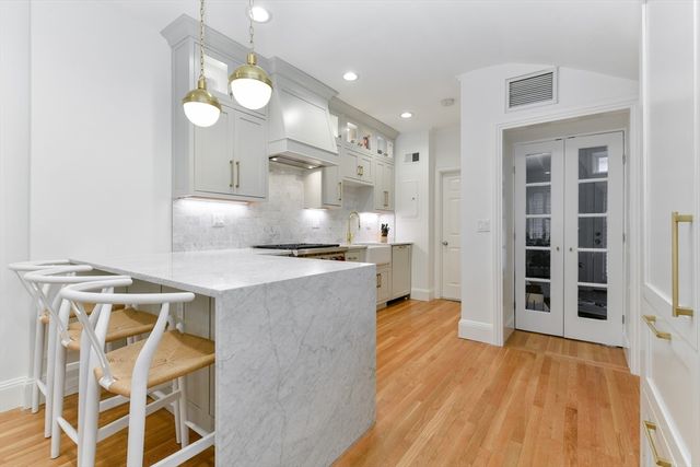 9 Fayette St 1, Boston, MA 02116