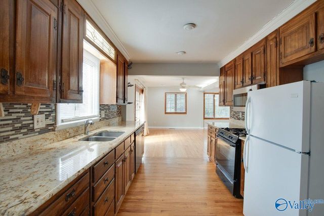 2700 Briarwood Drive SE, Huntsville, AL 35801