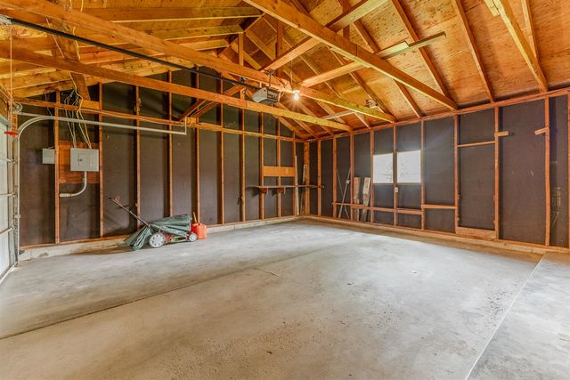 4658 3 Mile Road, Grand Rapids, MI 49534