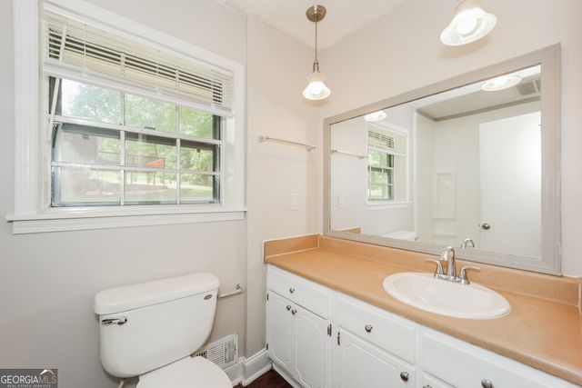 4280 Valley Lake Terrace, College Park, GA 30349