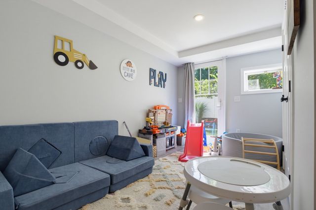 166 Southville Rd A, Southborough, MA 01772