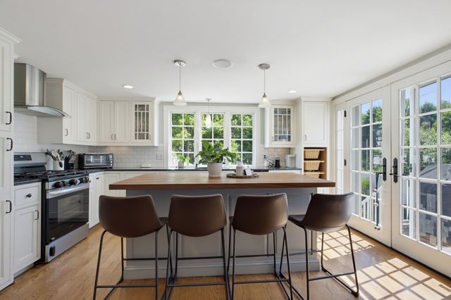 166 Southville Rd A, Southborough, MA 01772