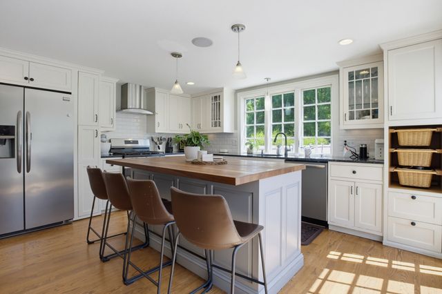 166 Southville Rd A, Southborough, MA 01772