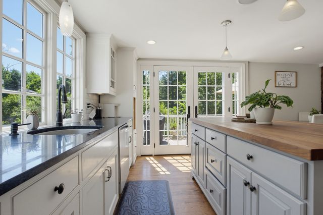 166 Southville Rd A, Southborough, MA 01772