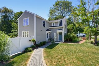 166 Southville Rd A, Southborough, MA 01772