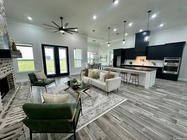 158 Estates Dr, La Vernia, TX 78121