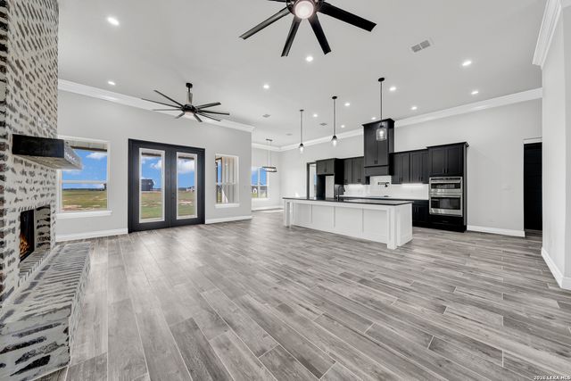 158 Estates Dr, La Vernia, TX 78121