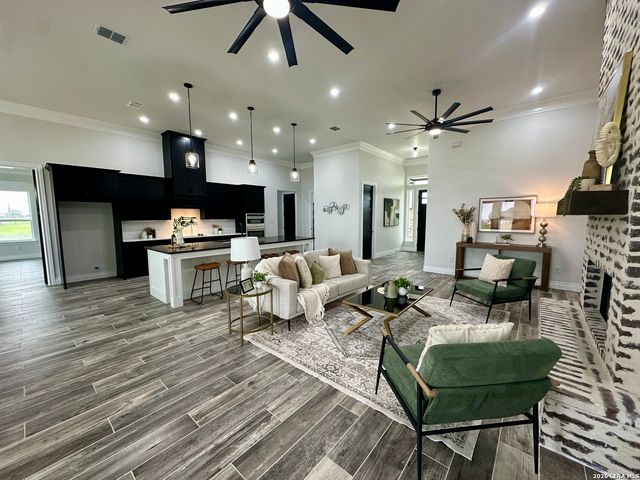 158 Estates Dr, La Vernia, TX 78121