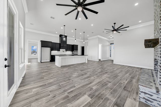 158 Estates Dr, La Vernia, TX 78121