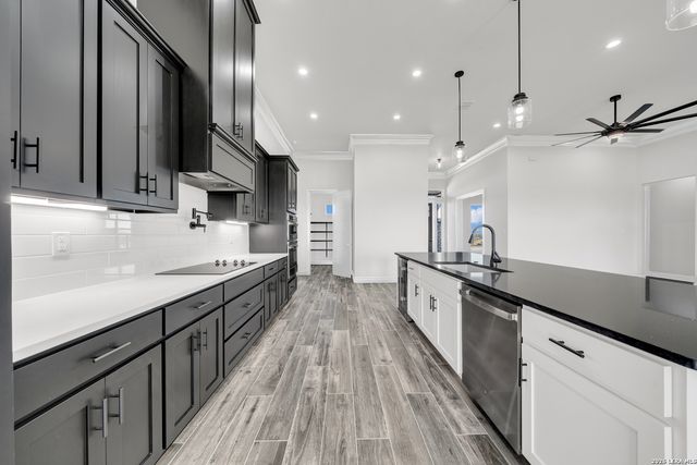 158 Estates Dr, La Vernia, TX 78121