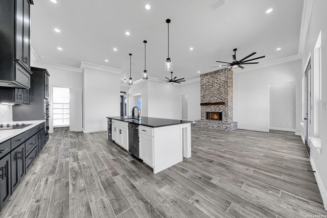 158 Estates Dr, La Vernia, TX 78121