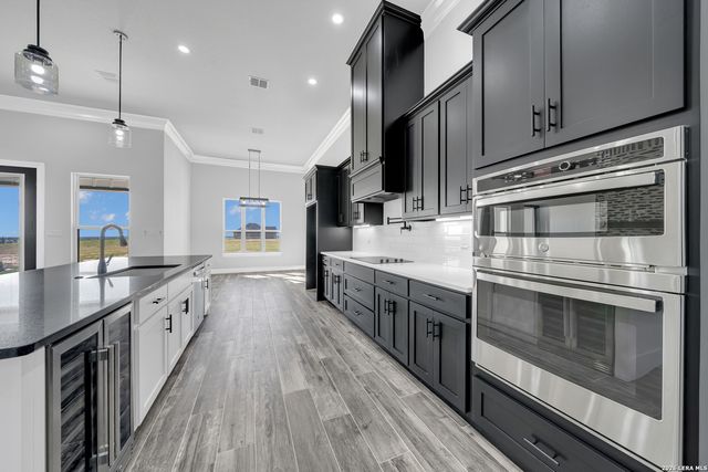 158 Estates Dr, La Vernia, TX 78121