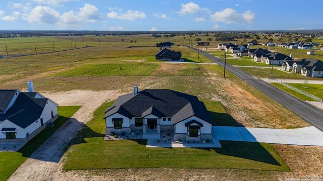 158 Estates Dr, La Vernia, TX 78121
