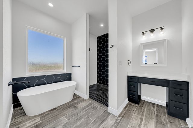158 Estates Dr, La Vernia, TX 78121