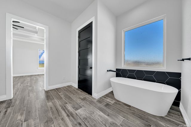 158 Estates Dr, La Vernia, TX 78121