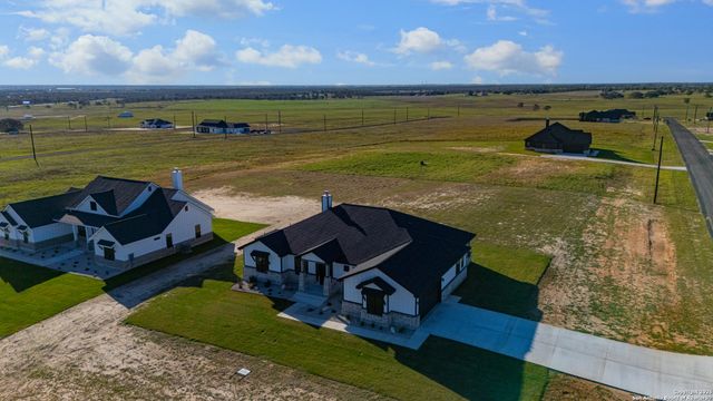 158 Estates Dr, La Vernia, TX 78121