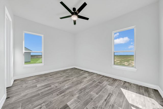 158 Estates Dr, La Vernia, TX 78121