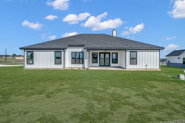158 Estates Dr, La Vernia, TX 78121