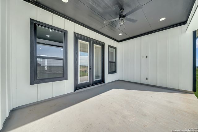 158 Estates Dr, La Vernia, TX 78121