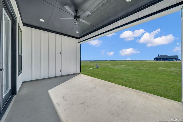 158 Estates Dr, La Vernia, TX 78121