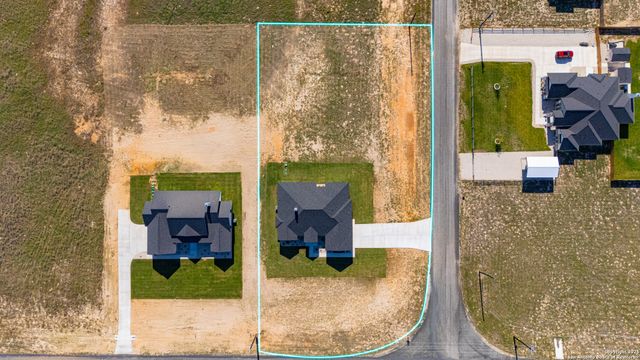 158 Estates Dr, La Vernia, TX 78121