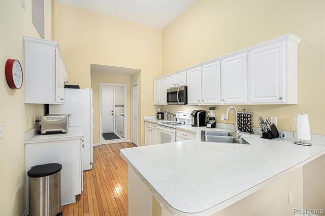 46501 Killarney Circle 174, Canton, MI 48188