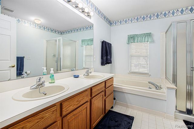 46501 Killarney Circle 174, Canton, MI 48188