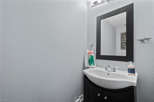 1048 Taylor RD, Virginia Beach, VA 23464