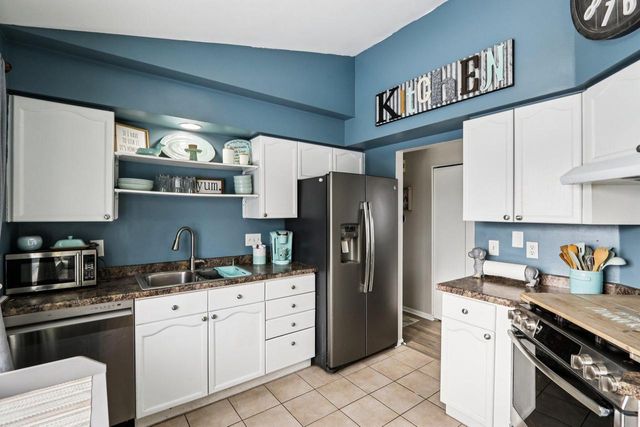 6414 96th AVENUE, Kenosha, WI 53142