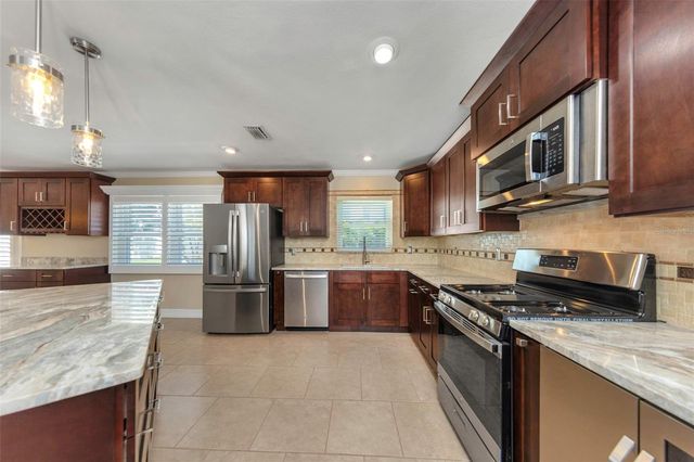 3887 50TH AVENUE S, St Petersburg, FL 33711