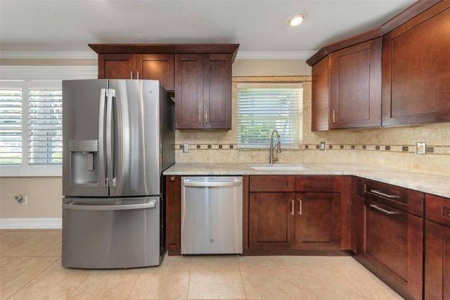 3887 50TH AVENUE S, St Petersburg, FL 33711