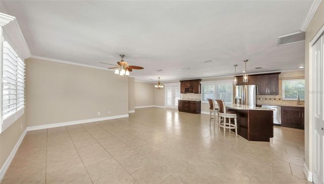 3887 50TH AVENUE S, St Petersburg, FL 33711