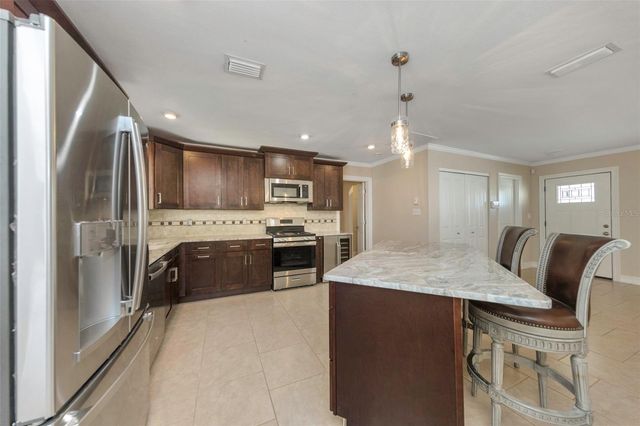 3887 50TH AVENUE S, St Petersburg, FL 33711