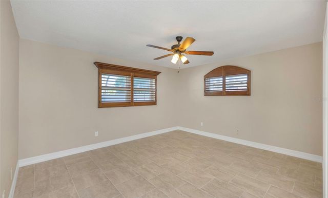 3887 50TH AVENUE S, St Petersburg, FL 33711